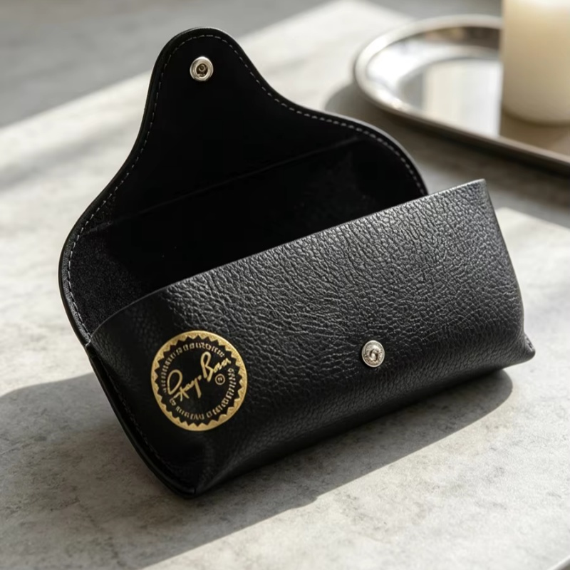 Travel Accessories Pouch For Men - Étui à lunettes en cuir Ray-Ban,