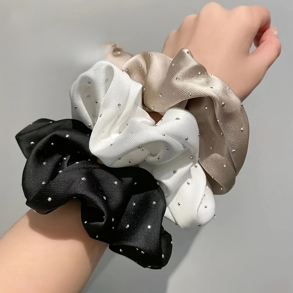 Travel Accessories For Elderly - Chouchous en satin avec décor de
