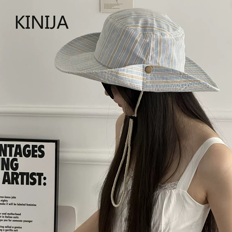 Chapeau Bob Rayé Simple Style  - Travel Accessories For Elderly avis et prix